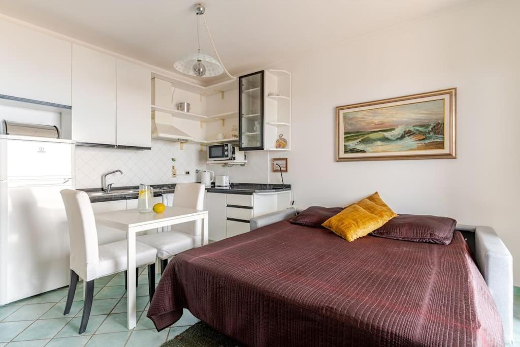 Thekeystudio, La Casa Del Mare Azzurro With Seaview Ventimiglia Exterior photo